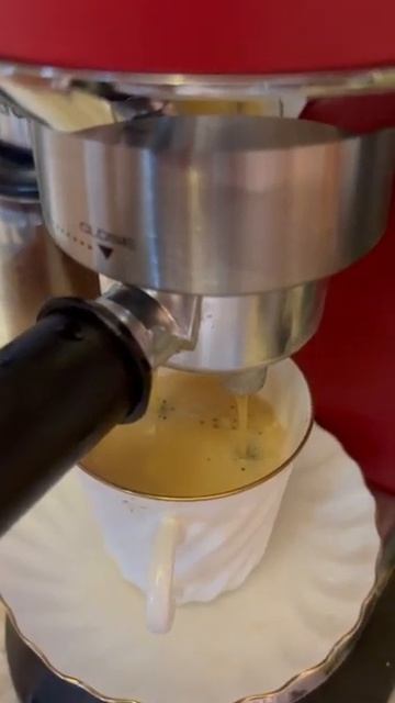 Приготовление нашего кофе в рожковой кофемашине |  Making our coffee in carob coffee machine