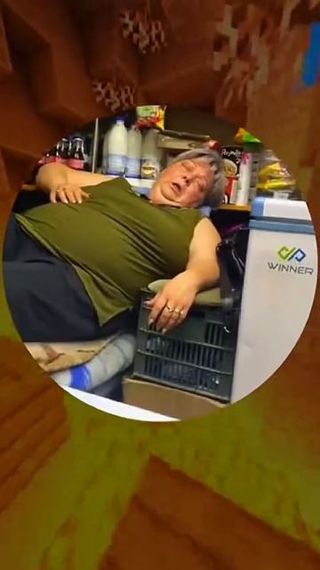 уснула на работе😄