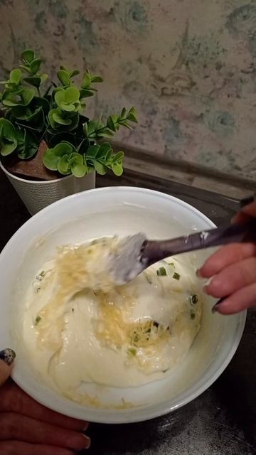Творожные оладьи с луком