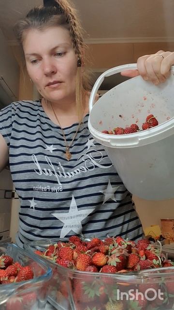 Много клубники🍓