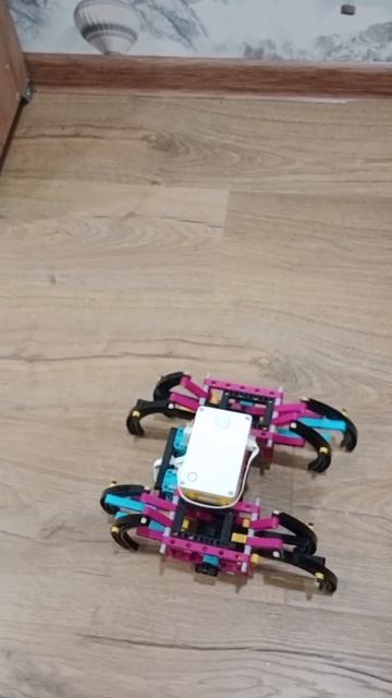 Шагающий робот паук из Лего spike prime