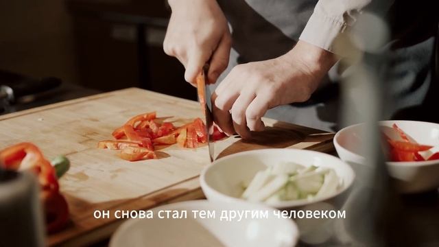 СВЕКРОВЬ И ЗАЛОВКА ПОТЕРБОВАЛИ НАКРЫТЬ СТОЛ ДЛЯ НИХ. З