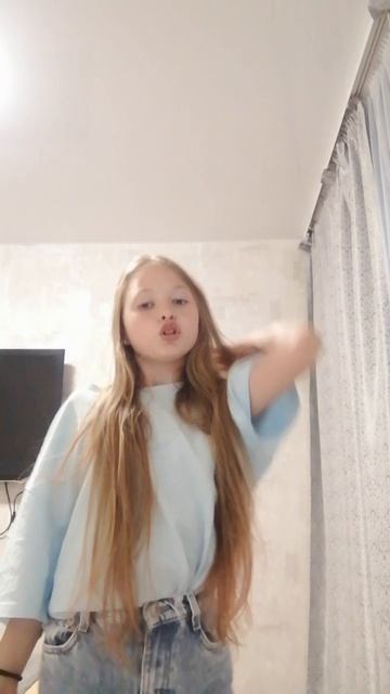 VID_20250605_213646.mp4