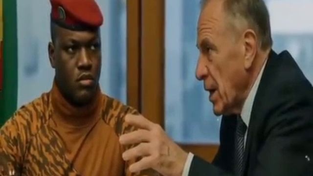 L'AFRIQUE SE RÉVEILLE