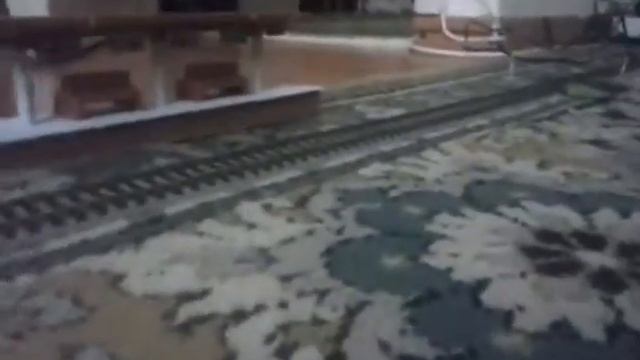 тройная тяга товарного поезда в размере HO(1:87)