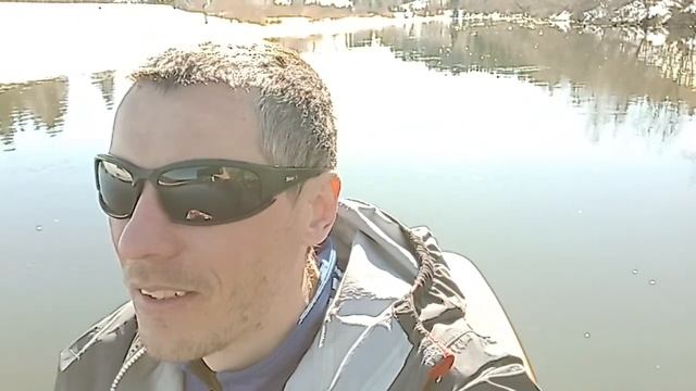 Катаемся на лыжах и сапе😄