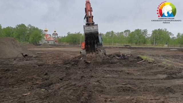 В городе Елизово продолжается строительство ледового дворца