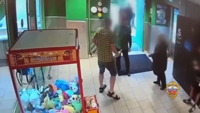 ‼️В магазине на Мартеновской злоумышленник хотел незаметно вынести спиртное‼️