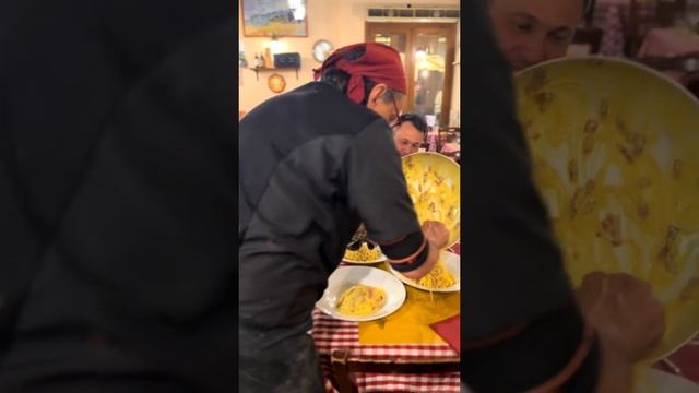Street food. макарошки