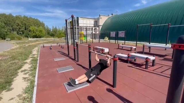 Подтягивание из виса лежа на низкой перекладине