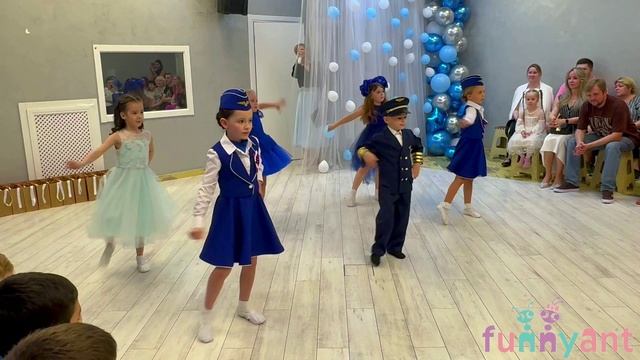 Выпускной 2025 Улётный Выпускной под Фриске и группа Блестящие "А я все летала" Funny Ant Malahovka