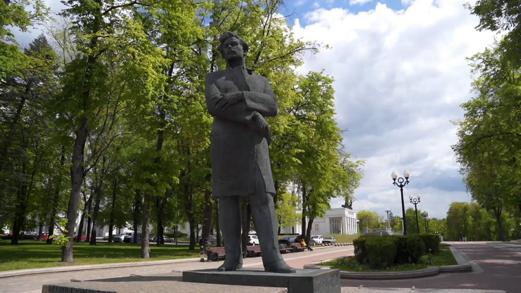 Журналист Городского телеканала снимает фильм о Максиме Богдановиче