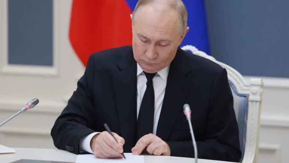 Путин упразднил комиссию по вопросам строительства космодрома Восточный