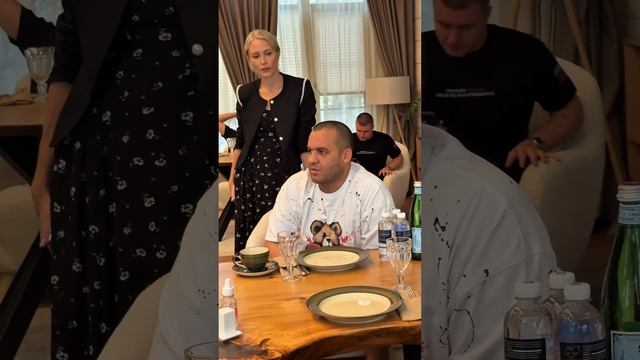 Вручили спортсменам вознаграждения, которые они ждали более года от организации, где выступали.