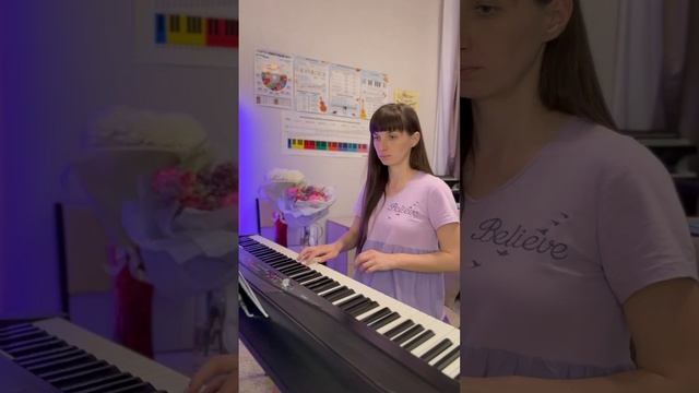 Пятница. Вечер. Занимаюсь.