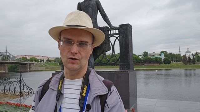Я читаю Пушкина на французском и русском