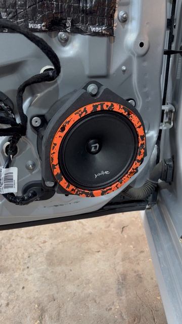 Dl Audio Barracuda в Рено Меган 4