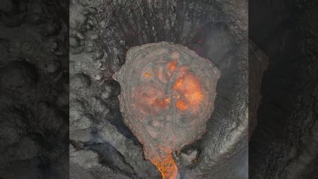 🌋 Кадры с дрона который наблюдал за извержением вулкана