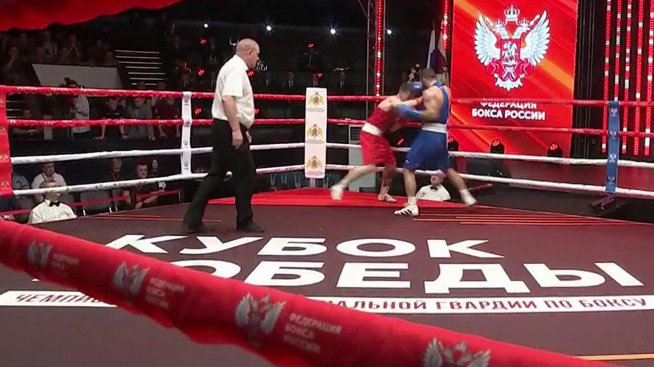 Десятки боксеров из числа бойцов Росгвардии вышли на ринг, чтобы определить сильнейшего
