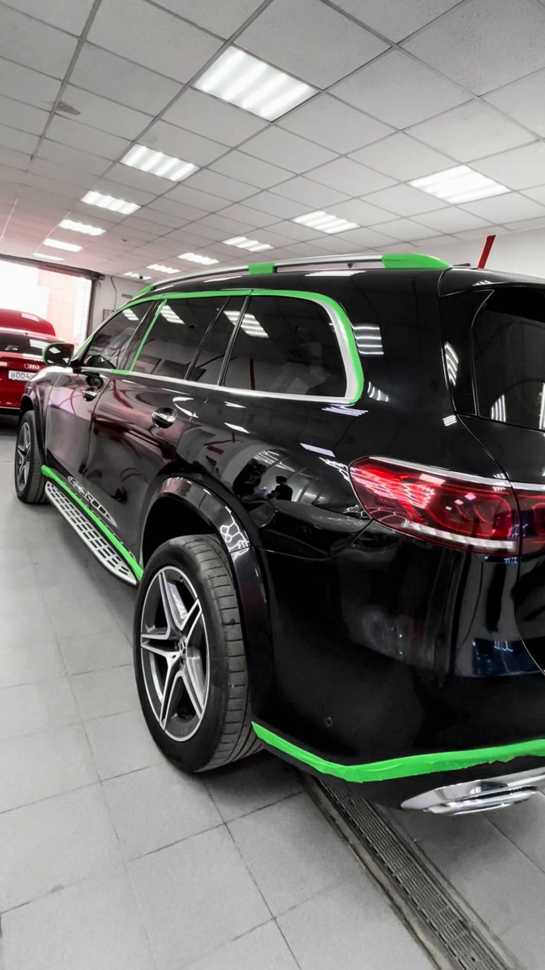 Промежуточный результат полировки Mercedes GLS