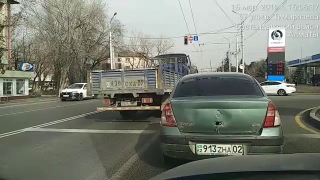15.03.2019 Алматы Проезд по автобусной полосе  Поворот со в