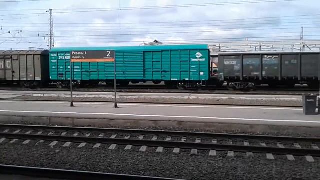 Электровозы ВЛ10У-091 и ВЛ10У-470 с грузовым поездом