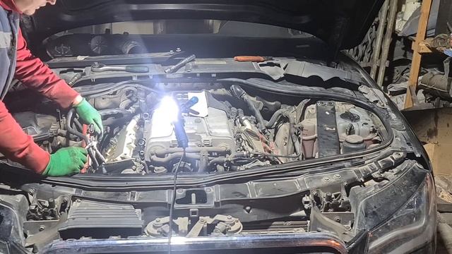 Замена прокладок под крышки клапанов Ауди А8 d4 TFSI