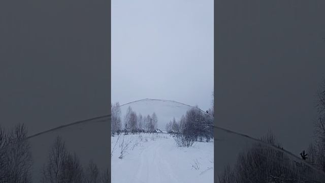 По мокрому снегу