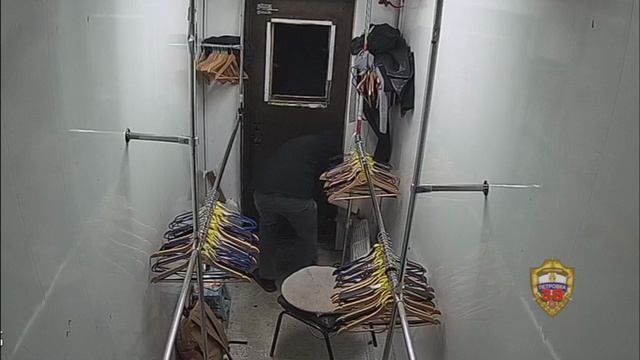 При проверке ночного клуба в центре Москвы полицией обнаружены наркотики, оружие и мигранты-нелегалы