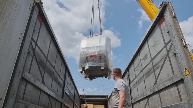 Поставка МРТ Siemens Magnetom Essenza Tim Dot 1,5 Т на склад ГК "Резонанс"