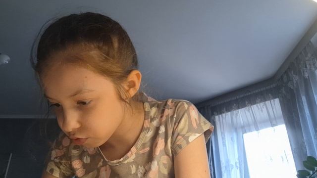 делаю значки из бумаги! Ого 26 подписчиков!спасибо!!!!
