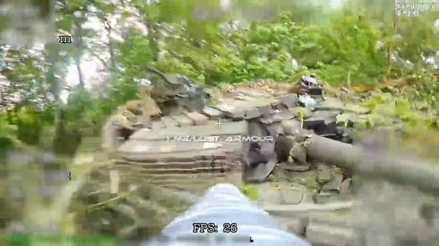 Оператор FPV-дрона "КВН" ворвался в гущу танкового боя и нанес удар по вражескому Т-64БВ