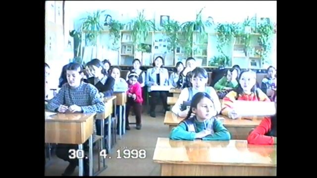 30.04.1998 сыл. "Коммунарский сбор" -  М.К .Аммосов аатынан Хатырык орто оскуолата.