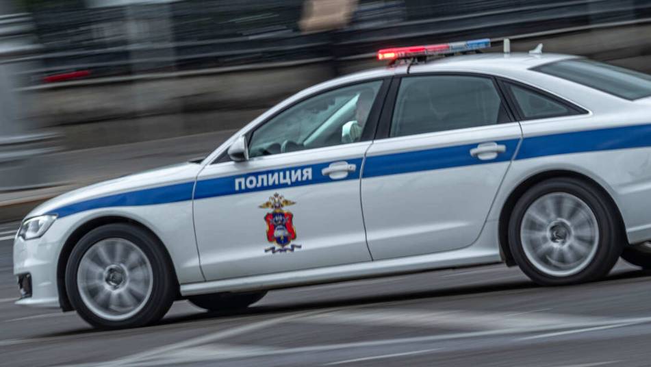 Связанного подростка в крови нашли в подъезде после застолья с петербуржцами
