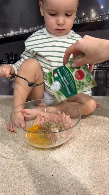 ✨ Рецепт, который вы точно захотите повторить!
Ленивые котлетки с сыром!
