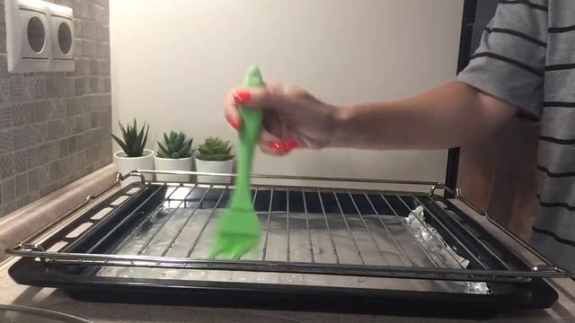 Ничего особенного,но очень вкусно!Запеченные голени.