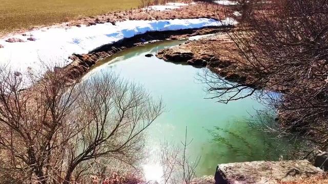 Зимняя речка. Спокойствие холодной воды. Видео релакс.
