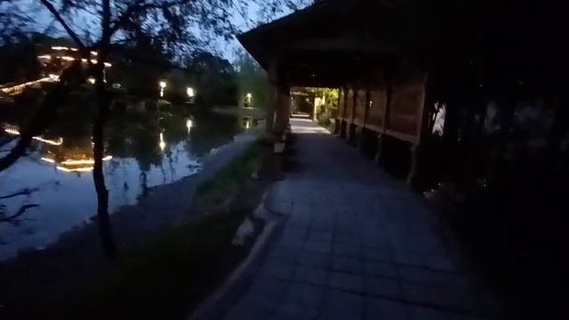 Санаторий вечером | Прогулка в закатных лучах