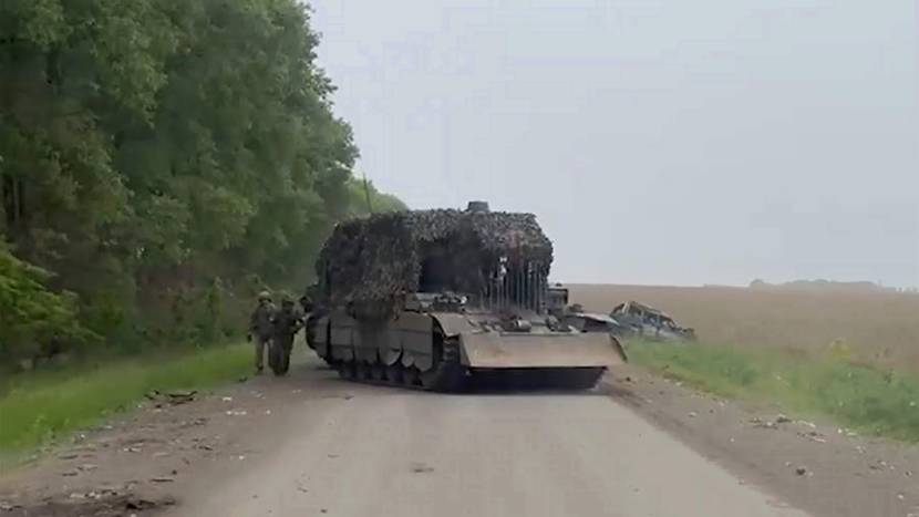 ВС РФ вывезли из Сумской области два подбитых танка M1 Abrams