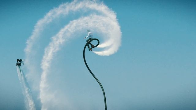Водное экстремальное шоу в Геленджике | Тандем с красивыми девушками