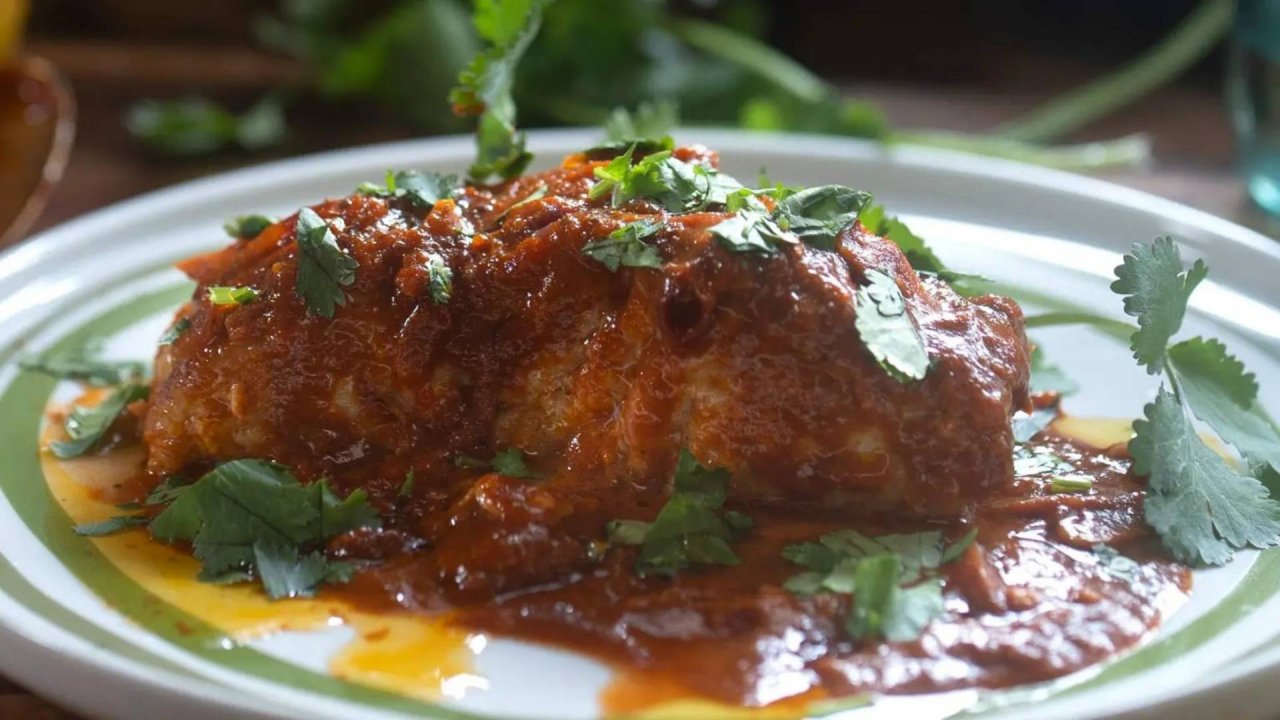 Просто и вкусно: белая рыба с паприкой и чесноком – рецепт за 15 минут