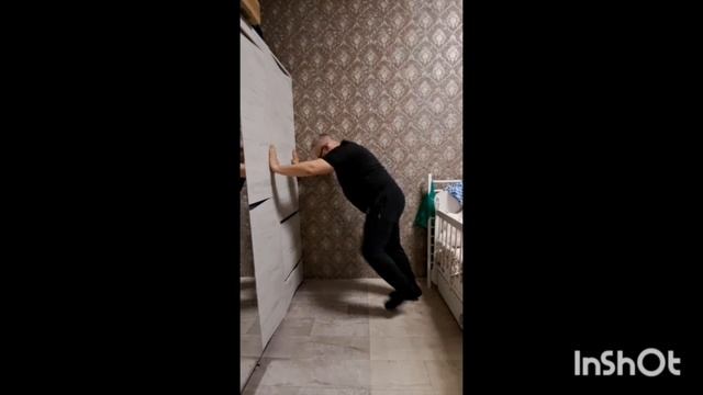 упражнение 4 подъем ног с опорой у стены