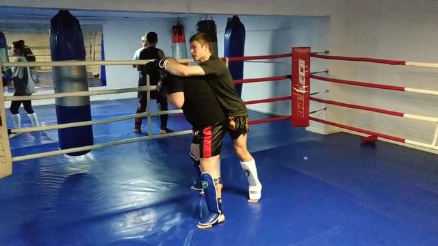2019.10.22 Спарринг по тайскому боксу в клубе Лотос