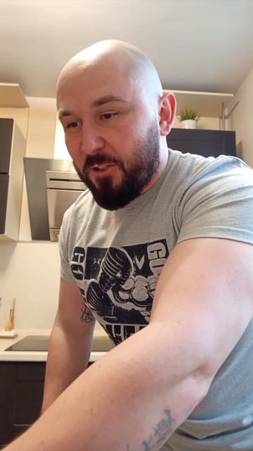 в зал