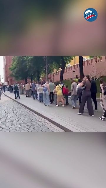 Огромная очередь на Красной площади: мавзолей закрывают на реставрацию до 2027 года
