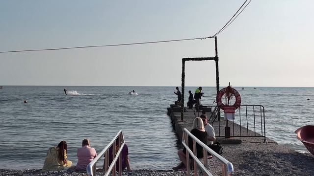 Погода в Сочи в начале июня. Можно ли купаться в море