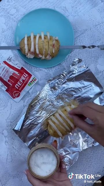 картошечка с салом на углях🥰🥰🤩🤩🤩🤩