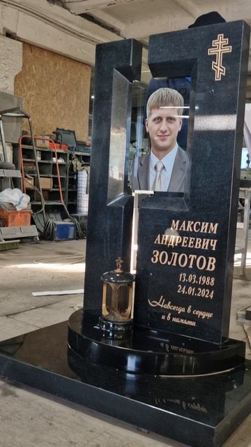 Невгранит. Памятник по индивидуальному проекту.