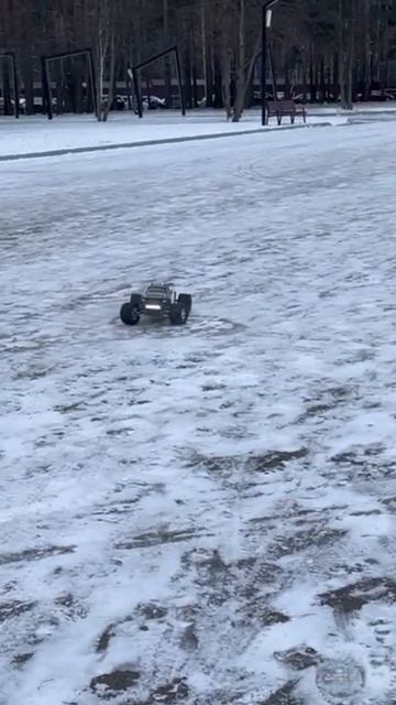 Mjx 10208 по свежему снегу #mjx #rccars