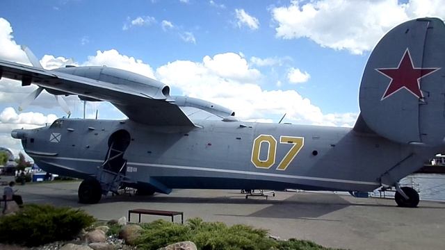Seaplane (AMPHIBIAN PLANE)
